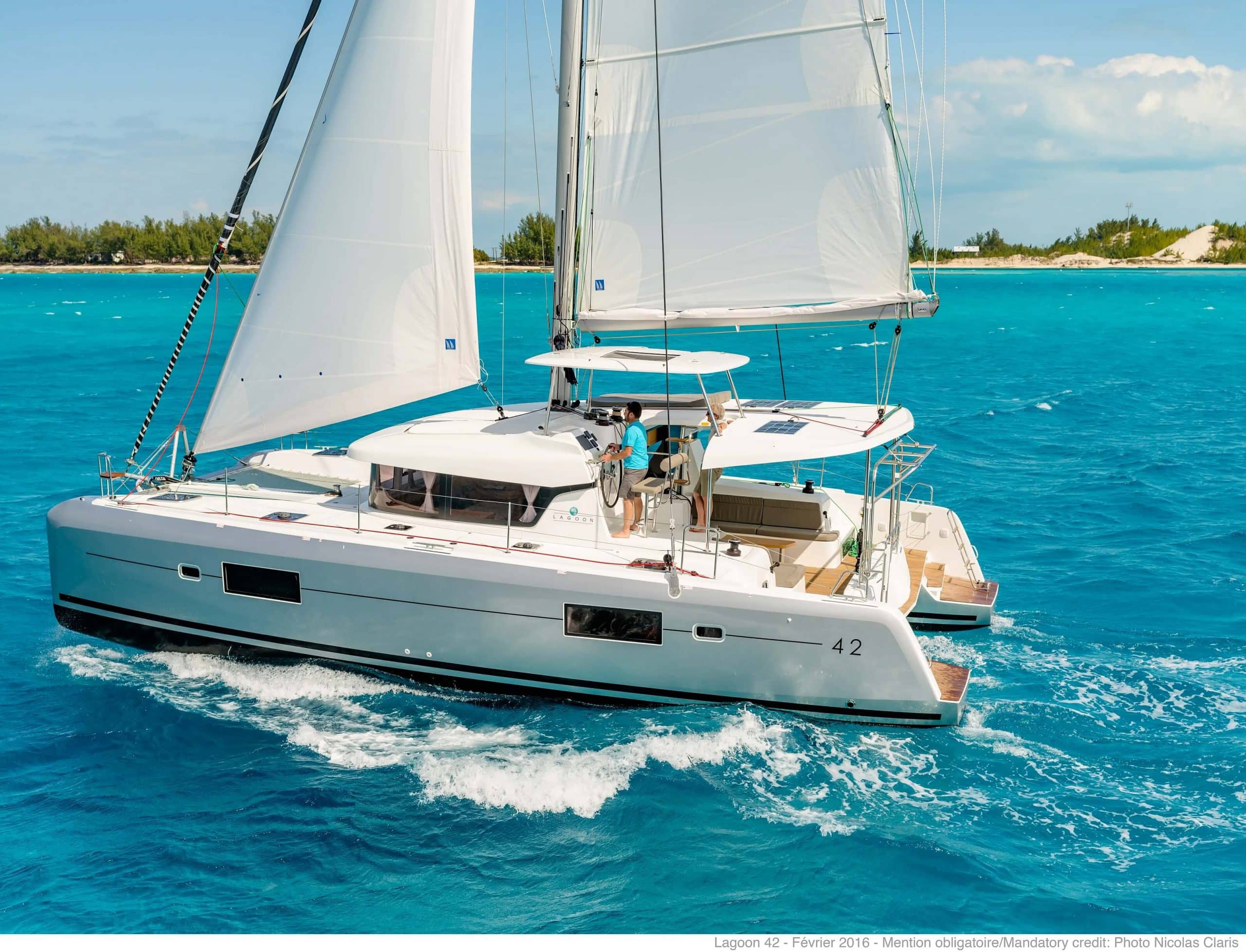 Yacht Charter Investor Lagoon 421, L40MY, L42